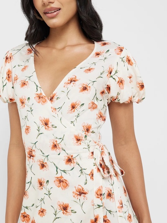 Forever 21 Dresses & Skirts - FOREVER 21 Floral Wrap Dress in Cream and Orange Print with Tie Waist